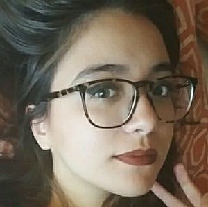 Meet your Posher, Valentina